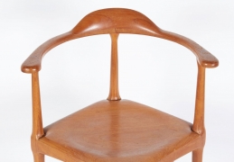 Vintage Model of Danish Mid-Century Corner Chair, Close Up